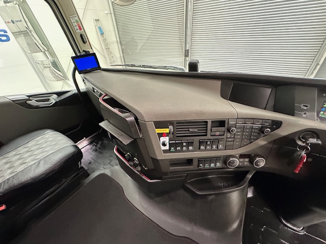 Volvo FH 500 6×2 Midlift Tractor Unit PTO