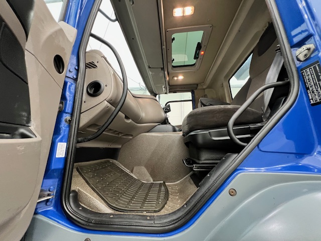 DAF CF85 360 8×4 Day Cab Hookloader