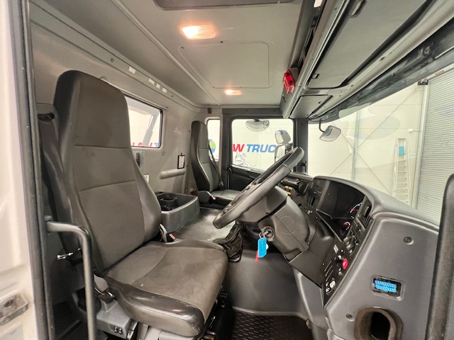 Scania G410 8×4 Rest Cab Hookloader Drawbar