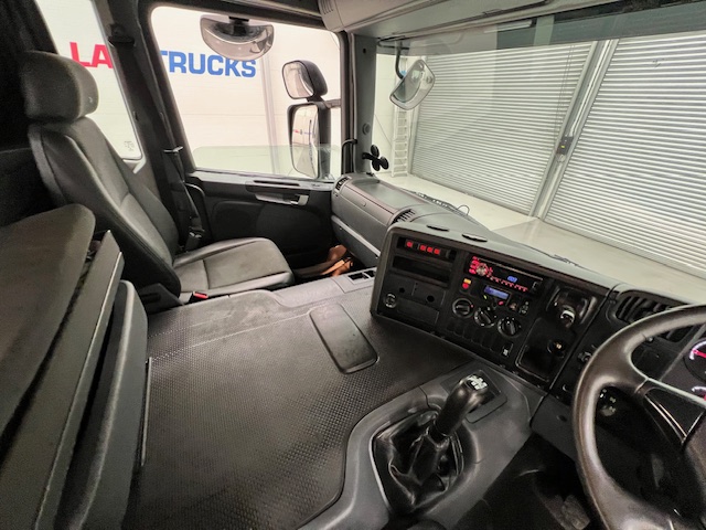 Scania P370 8×4 Sleeper Cab Skip Loader