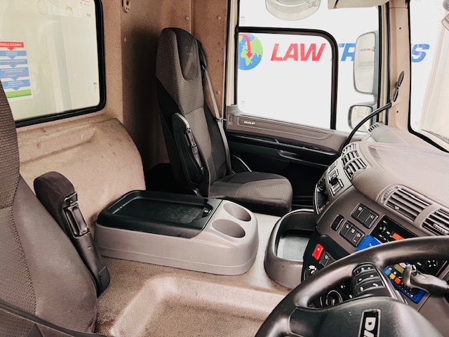 DAF CF 330 6×2 Rear Lift Fridge Box