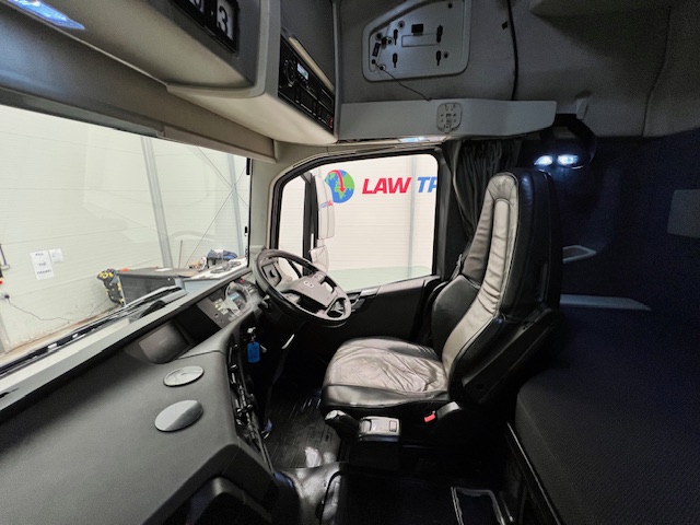 Volvo FH 500 6×2 Midlift Tractor Unit