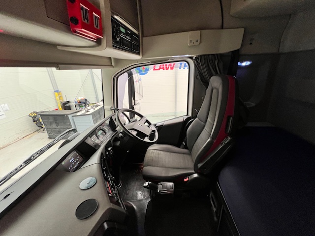 Volvo FH 500 6×2 Sleeper Cab Midlift Tractor Unit