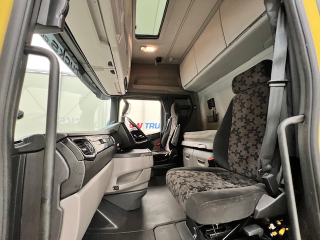 Scania S450 6×2 Midlift Highline Tractor Unit