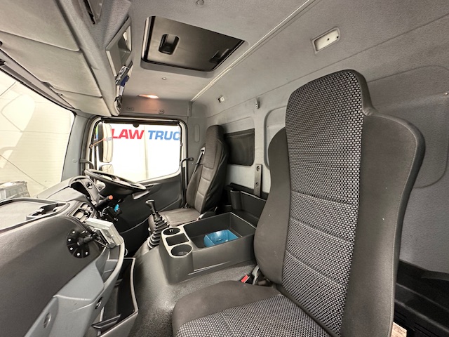 Mercedes Axor 1824 Day Cab Box Van