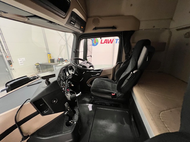 Mercedes Actros 2536 6×2 Sleeper Cab Curtainsider