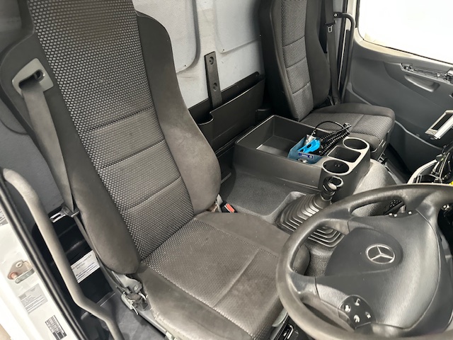 Mercedes Axor 1824 Day Cab Box Van