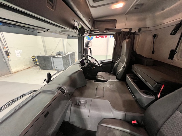 Scania P250 4×2 Sleeper Cab Fridge Box