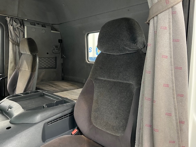 Scania 114 340 6×2 Sleeper Cab Beavertail