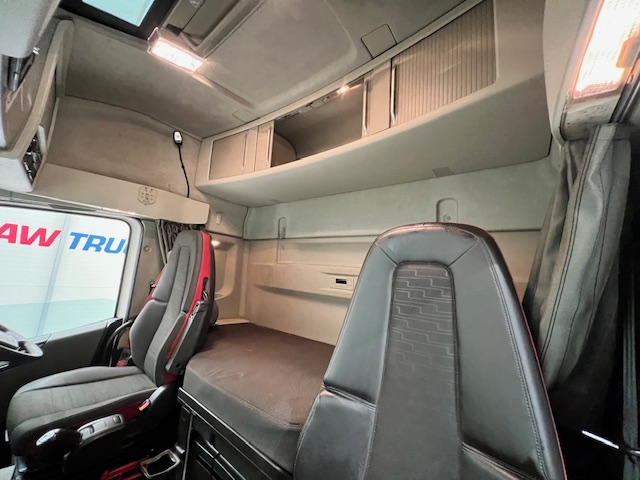 Volvo FH 460 6×2 Midlift Tractor Unit