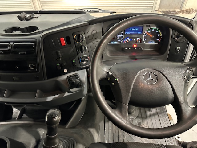 Mercedes Axor 1824 Sleeper Cab Flatbed