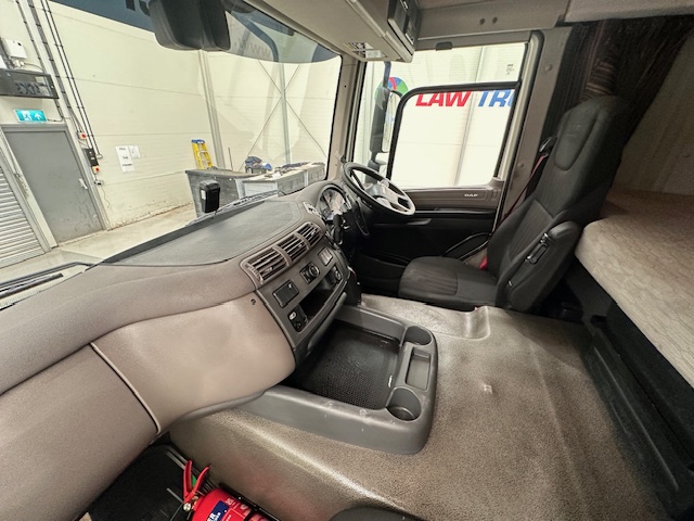 DAF CF 450 6×2 Space Cab Tractor Unit