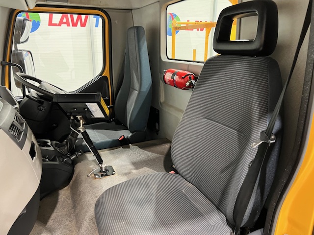 Volvo FE 240 4×2 Day Cab Gritter