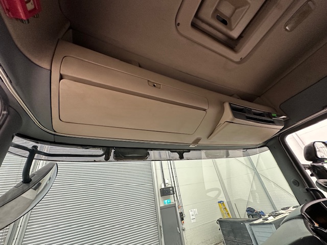 Scania R480 6×2 Midlift Tractor Unit Manual