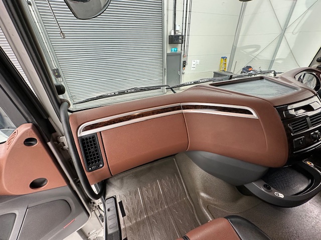 DAF XF 530 6×2 Midlift Tractor Unit