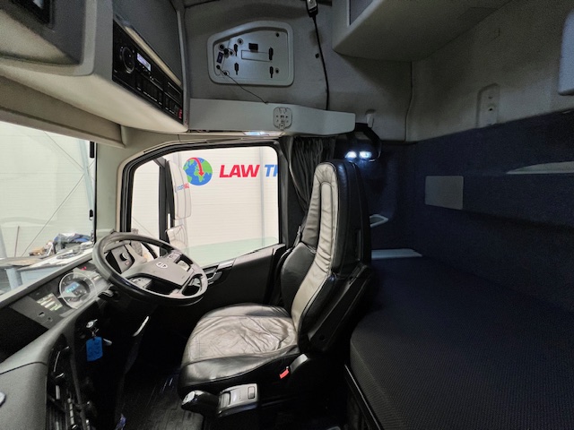 Volvo FH 500 6×2 Midlift Tractor Unit