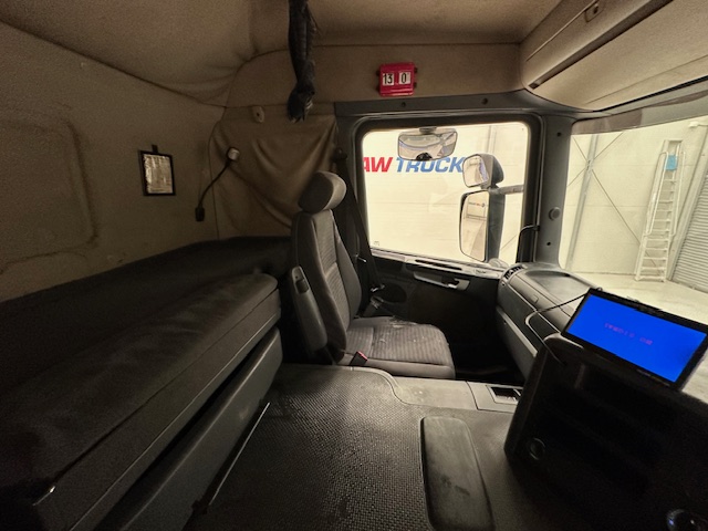 Scania P420 8×4 Sleeper Cab Vacuum Tanker