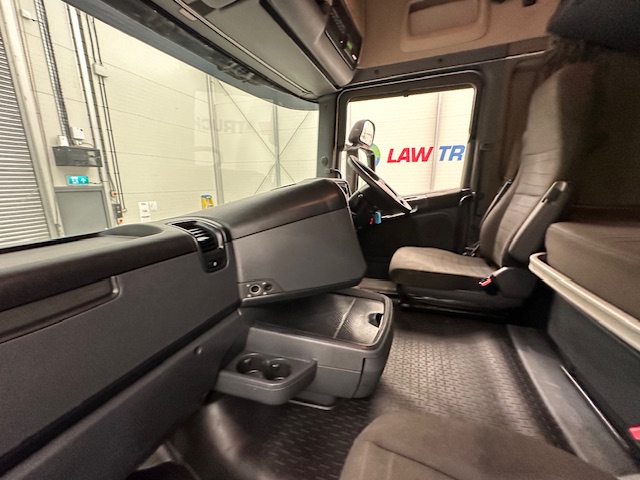 Scania R450 6×2 Rear Lift Highline Tractor Unit PTO