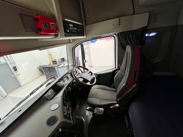 Volvo FH 500 6×2 Sleeper Cab Midlift Tractor Unit