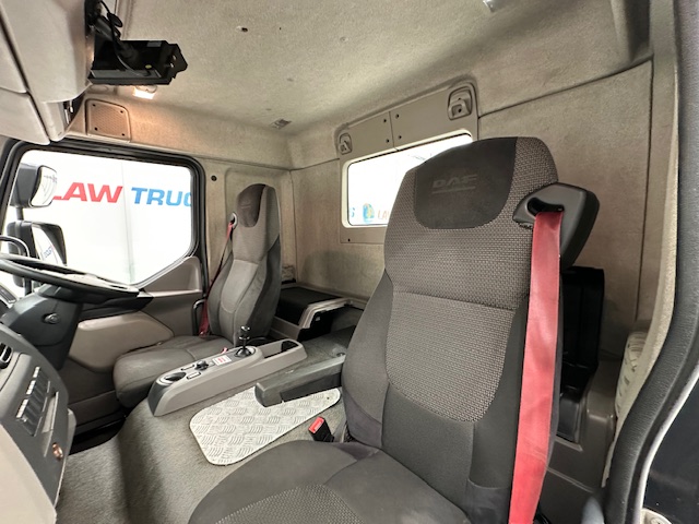 DAF LF 260 4×2 Rest Cab Tractor Unit