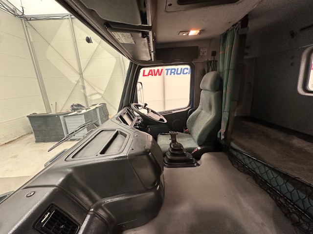 Volvo FM12 340 Rear Lift Sleeper Beavertail