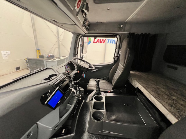 Mercedes Axor 2529 6×2 Rear Lift Sleeper Cab Fridge Box