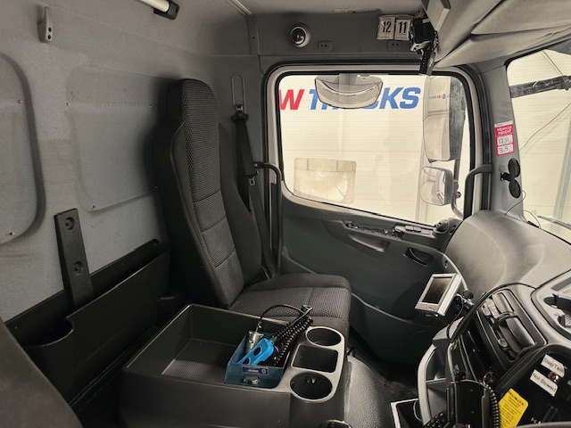 Mercedes Axor 1824 Day Cab Box Van