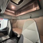 Renault Midlum 190 Sleeper Cab Box Van - thumbnail
