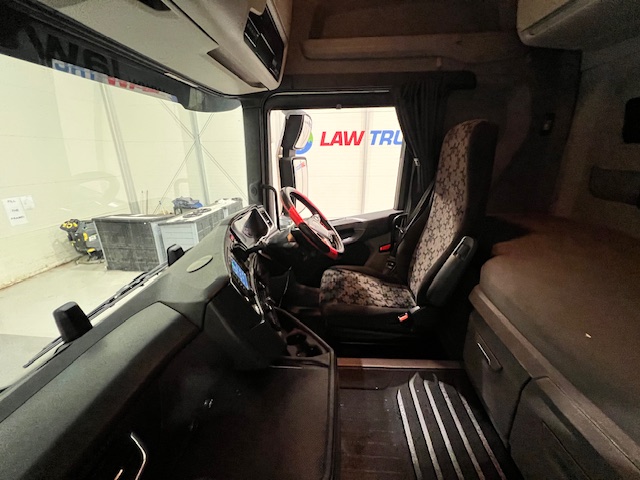 Scania R450 6×2 Midlift Tractor Unit