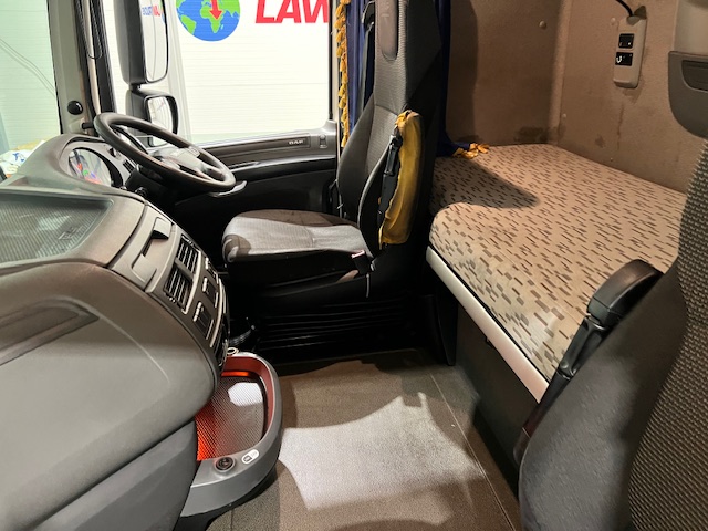 DAF XF 460 6×2 Space Cab Tractor Unit