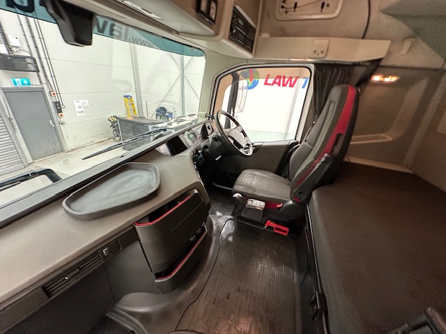 Volvo FH 500 6×2 Midlift Tractor Unit