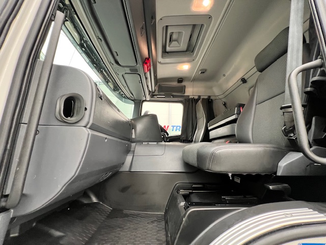 Scania P320 6×2 10 Tyre Sleeper Cab Dropside