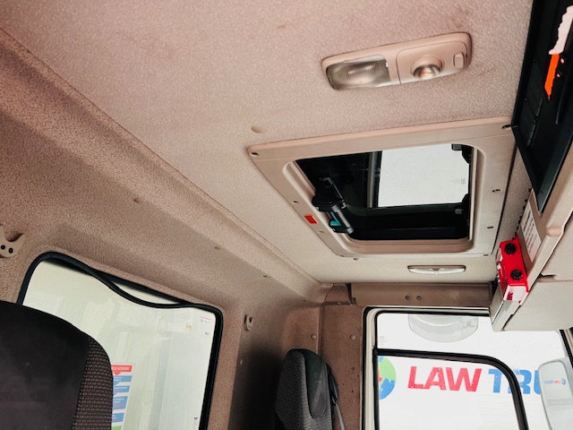 DAF CF 330 6×2 Rear Lift Fridge Box