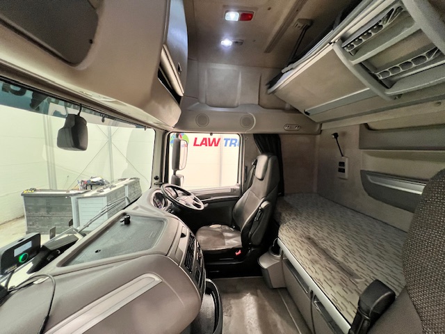 DAF XF 460 4×2 Super Space Cab Tractor Unit