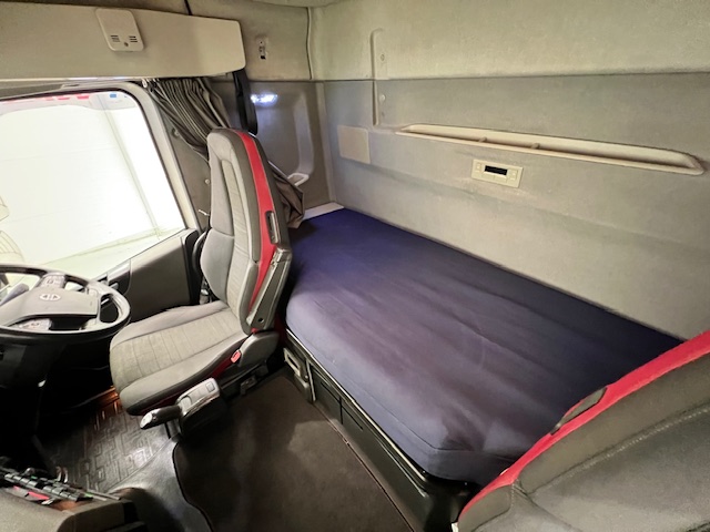 Volvo FH 500 6×2 Sleeper Cab Midlift Tractor Unit