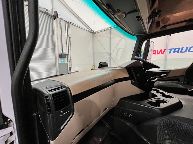 Mercedes Actros 1824 4×2 Sleeper Cab Fridge Box