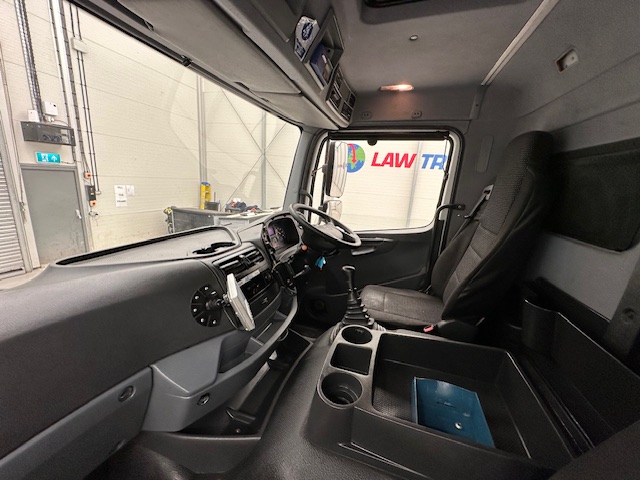 Mercedes Axor 1824 Day Cab Box Van