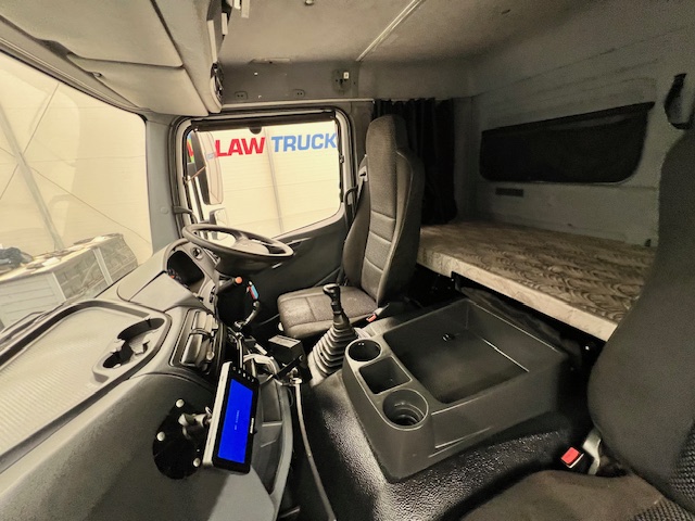 Mercedes Axor 2529 6×2 Rear Lift Sleeper Cab Fridge Box