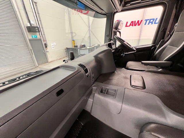 Scania P250 4×2 Sleeper Cab Fridge Box