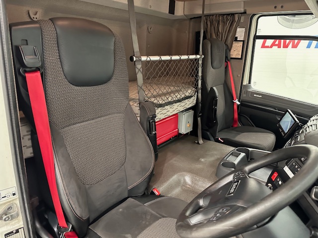 DAF CF 440 6×2 Sleeper Cab Dropside Drawbar Spec