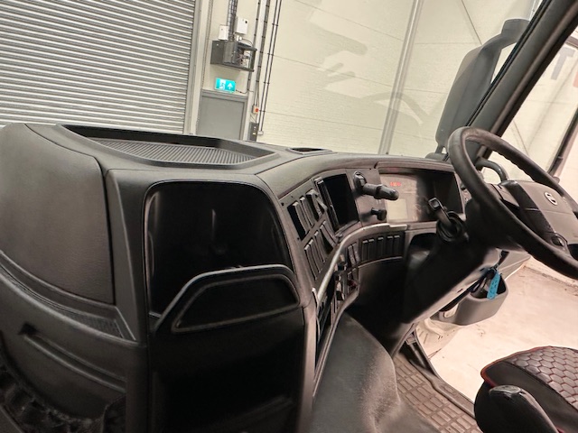Volvo FM 450 6×2 Midlift Tractor Unit