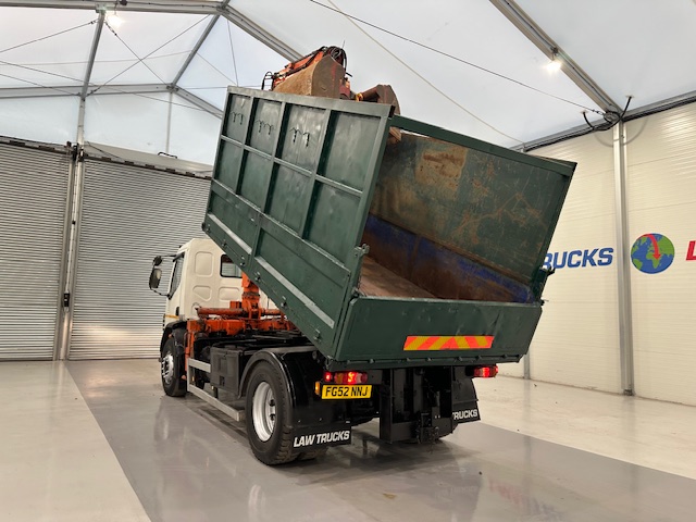 DAF LF55 220 4×2 Steel Tipper Grab Manual