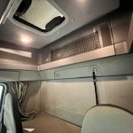 Renault Midlum 190 Sleeper Cab Box Van - thumbnail