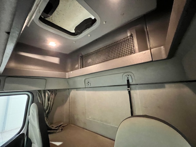 Renault Midlum 190 Sleeper Cab Box Van