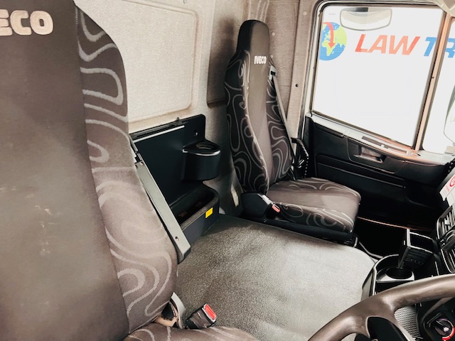 Iveco Stralis 310 AT Euro 6 6×2 Box Van