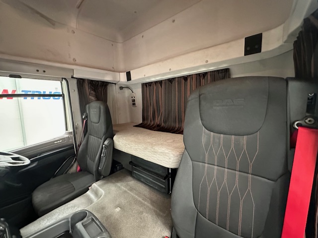 DAF CF 450 6×2 Space Cab Tractor Unit