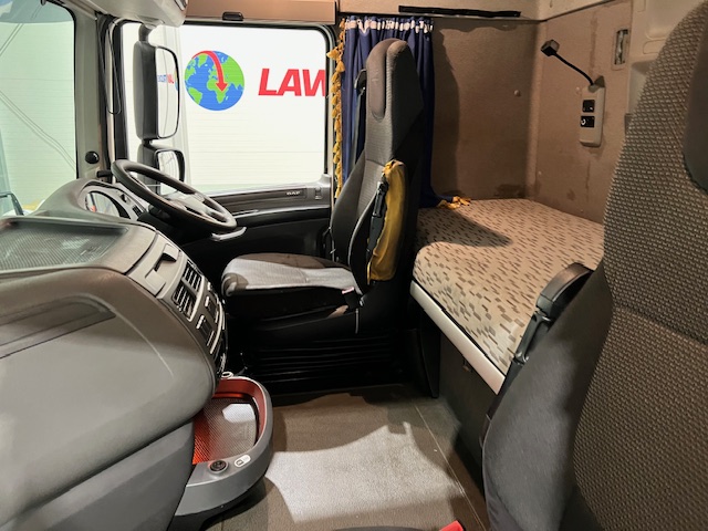 DAF XF 460 6×2 Space Cab Tractor Unit