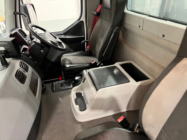 Renault C320 6×2 Day Cab Dropside with Crane