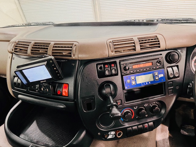 DAF CF85 360 8×4 Day Cab Hookloader Manual