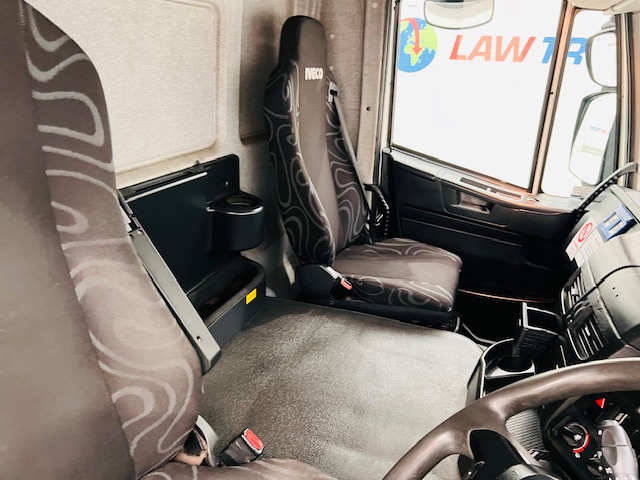 Iveco Stralis 310 AT Euro 6 6×2 Box Van